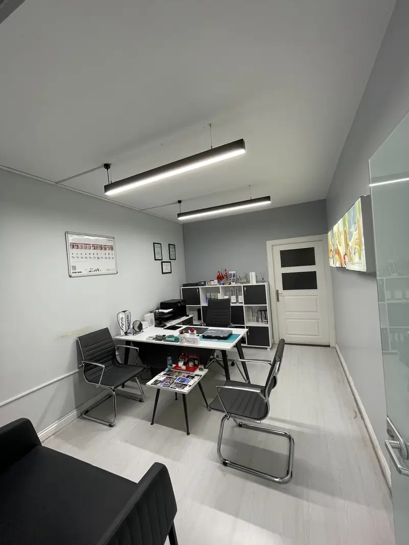 Görüşme ve işitme testi masası